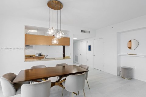 Condo in Sunny Isles Beach, Florida, 2 bedrooms  № 2088021 - photo 12