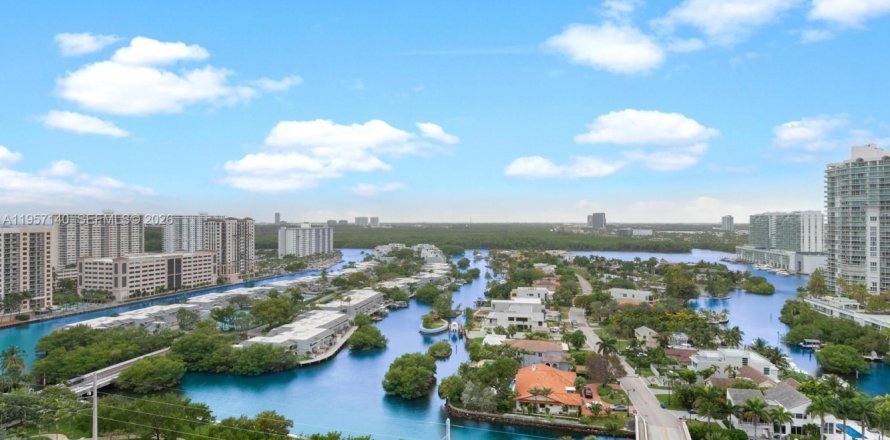 Condo in Sunny Isles Beach, Florida, 2 bedrooms  № 2088021