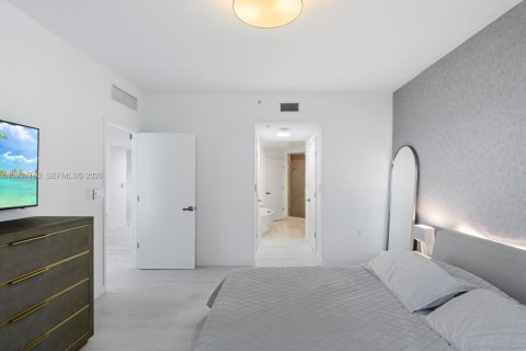 Condo in Sunny Isles Beach, Florida, 2 bedrooms  № 2088021 - photo 22