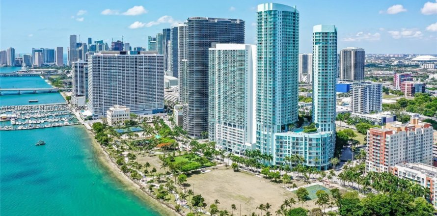 Condominio en Miami, Florida, 1 dormitorio № 1752981