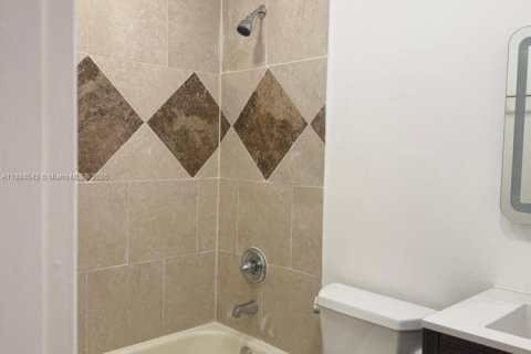 Appartement à louer à Miami, Floride: 2 chambres, 85.47 m2 № 1931636 - photo 19