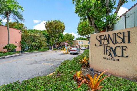 Appartement à louer à Miami, Floride: 2 chambres, 85.47 m2 № 1931636 - photo 1