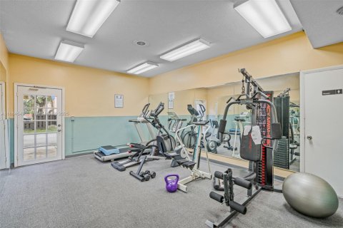 Appartement à louer à Miami, Floride: 2 chambres, 85.47 m2 № 1931636 - photo 21