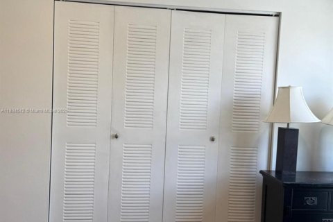 Appartement à louer à Miami, Floride: 2 chambres, 85.47 m2 № 1931636 - photo 12