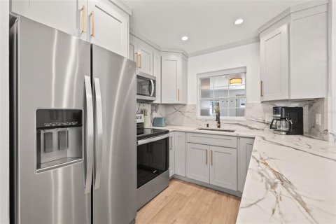 Appartement à louer à Treasure Island, Floride: 2 chambres, 111.48 m2 № 2358464 - photo 5