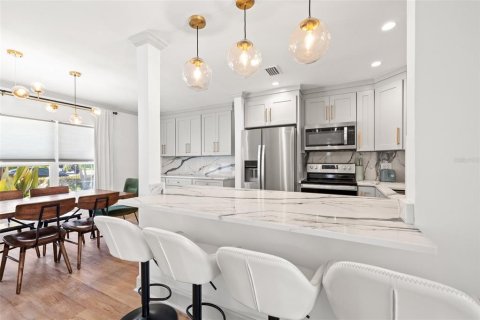 Appartement à louer à Treasure Island, Floride: 2 chambres, 111.48 m2 № 2358464 - photo 4