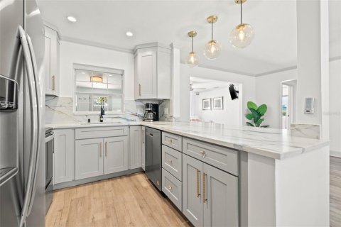 Appartement à louer à Treasure Island, Floride: 2 chambres, 111.48 m2 № 2358464 - photo 6