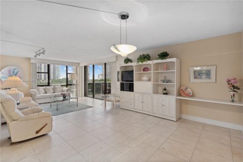 Condo in Aventura, Florida, 2 bedrooms  № 1701658 - photo 7
