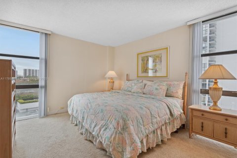 Condo in Aventura, Florida, 2 bedrooms  № 1701658 - photo 16