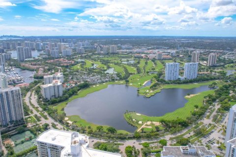 Condo in Aventura, Florida, 2 bedrooms  № 1701658 - photo 1