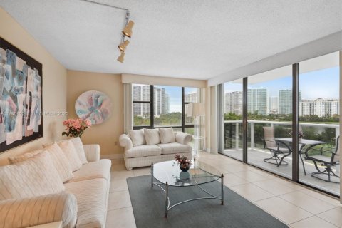 Condo in Aventura, Florida, 2 bedrooms  № 1701658 - photo 13