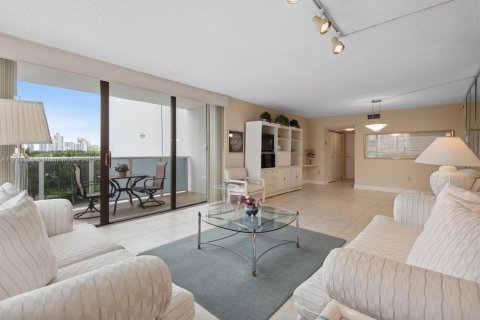 Condo in Aventura, Florida, 2 bedrooms  № 1701658 - photo 5