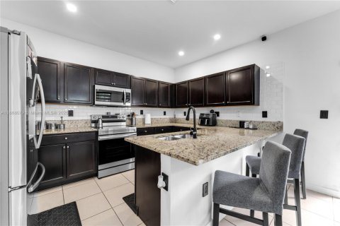 Touwnhouse à vendre à Homestead, Floride: 3 chambres, 154.12 m2 № 1981844 - photo 5