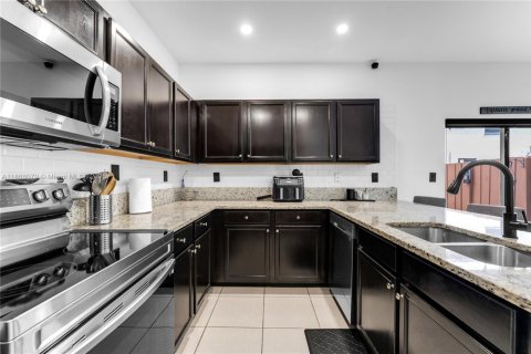 Touwnhouse à vendre à Homestead, Floride: 3 chambres, 154.12 m2 № 1981844 - photo 6