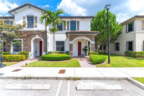 Touwnhouse à vendre à Homestead, Floride: 3 chambres, 154.12 m2 № 1981844 - photo 1