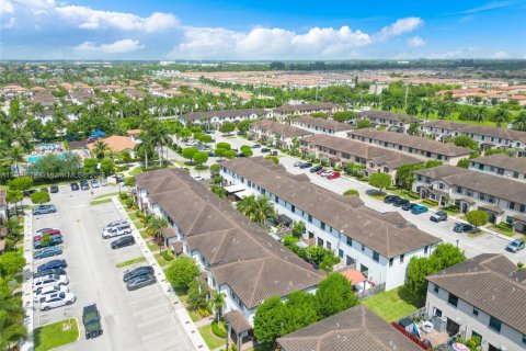 Touwnhouse à vendre à Homestead, Floride: 3 chambres, 154.12 m2 № 1981844 - photo 24