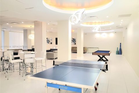 Copropriété à louer à Hollywood, Floride: 2 chambres, 108.7 m2 № 2046172 - photo 16