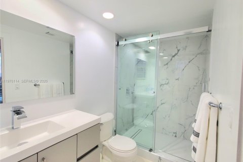 Copropriété à louer à Hollywood, Floride: 2 chambres, 108.7 m2 № 2046172 - photo 6