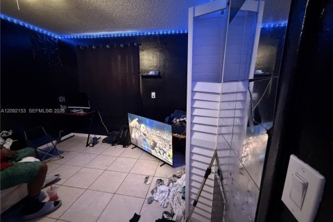 Immobilier commercial à vendre à Miami, Floride: 229.1 m2 № 2372771 - photo 28