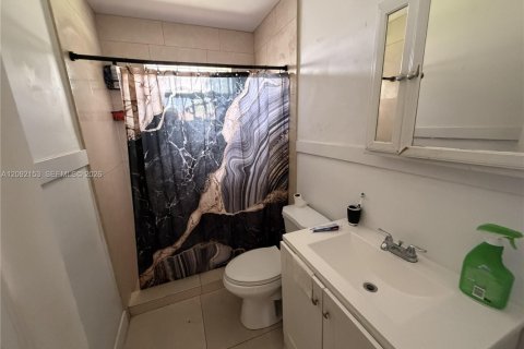 Immobilier commercial à vendre à Miami, Floride: 229.1 m2 № 2372771 - photo 27