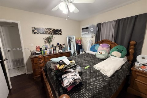 Immobilier commercial à vendre à Miami, Floride: 229.1 m2 № 2372771 - photo 10