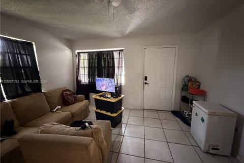 Immobilier commercial à vendre à Miami, Floride: 229.1 m2 № 2372771 - photo 21