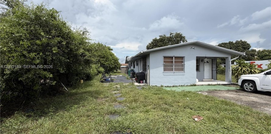 Immobilier commercial à Miami, Floride 229.1 m2 № 2372771