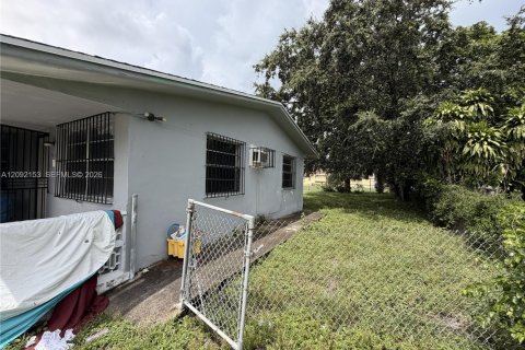 Immobilier commercial à vendre à Miami, Floride: 229.1 m2 № 2372771 - photo 17