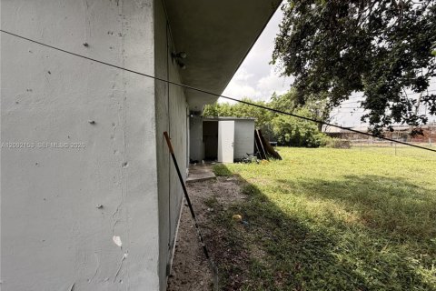 Immobilier commercial à vendre à Miami, Floride: 229.1 m2 № 2372771 - photo 18