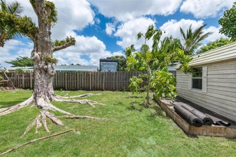 House in North Lauderdale, Florida 3 bedrooms, 97.55 sq.m. № 1655313 - photo 15