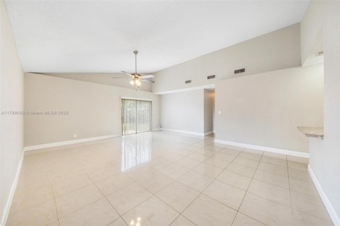 House in North Lauderdale, Florida 3 bedrooms, 97.55 sq.m. № 1655313 - photo 29