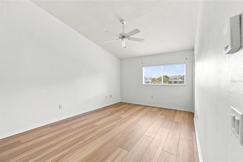 Townhouse in Gibsonton, Florida 2 bedrooms, 126.35 sq.m. № 2378016 - photo 21