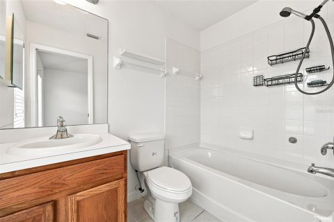 Townhouse in Gibsonton, Florida 2 bedrooms, 126.35 sq.m. № 2378016 - photo 25