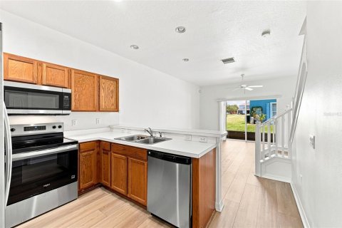 Townhouse in Gibsonton, Florida 2 bedrooms, 126.35 sq.m. № 2378016 - photo 12