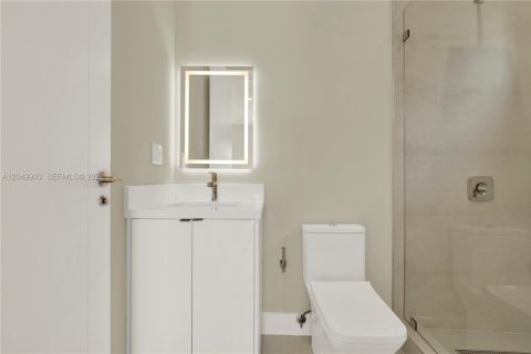 Condo in Miami, Florida, 3 bedrooms  № 2192406 - photo 26