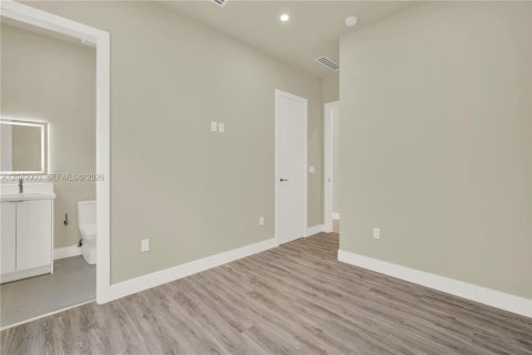 Condo in Miami, Florida, 3 bedrooms  № 2192406 - photo 29
