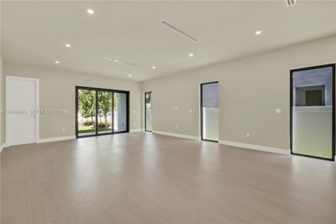 Condo in Miami, Florida, 3 bedrooms  № 2192406 - photo 10