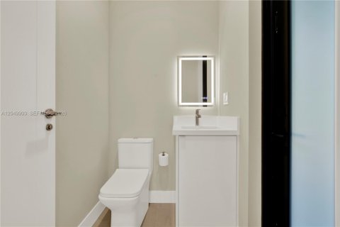 Condo in Miami, Florida, 3 bedrooms  № 2192406 - photo 16