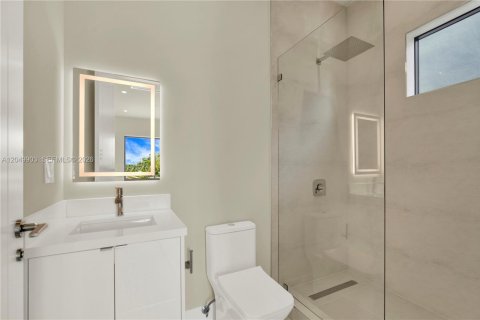 Condo in Miami, Florida, 3 bedrooms  № 2192406 - photo 25