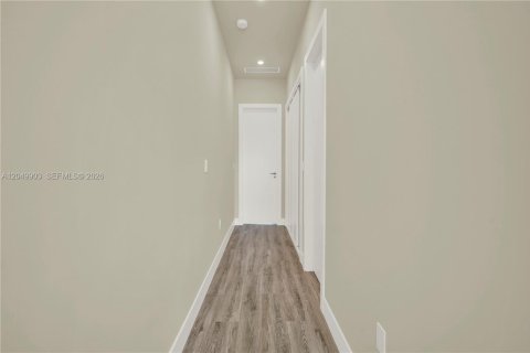 Condo in Miami, Florida, 3 bedrooms  № 2192406 - photo 27