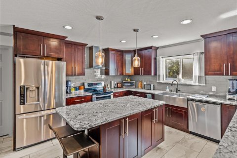 Casa en venta en Lakeland, Florida, 5 dormitorios, 310.29 m2 № 1722674 - foto 15
