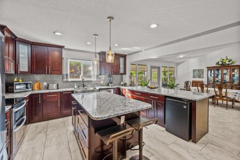 Casa en venta en Lakeland, Florida, 5 dormitorios, 310.29 m2 № 1722674 - foto 16