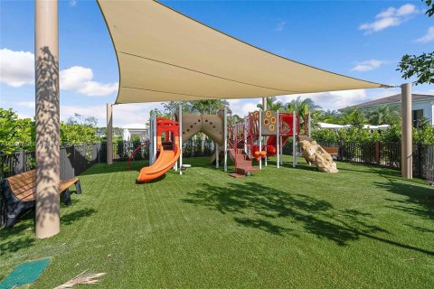 House in Palm Beach Gardens, Florida 4 bedrooms, 334.36 sq.m. № 1830126 - photo 23