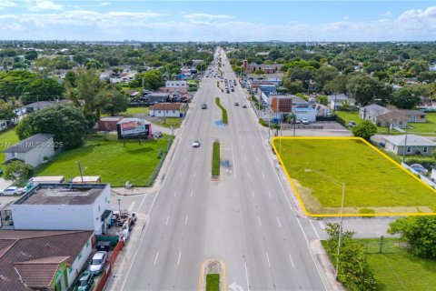 Propiedad comercial en venta en Miami, Florida № 1951578 - foto 4
