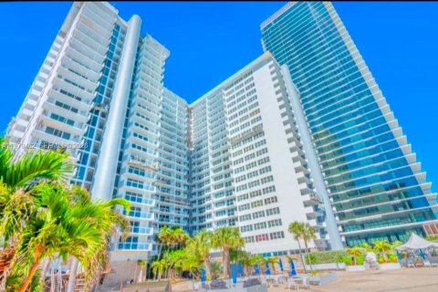 Снять в аренду кондоминиум в Халландейл-Бич, Флорида 3 спальни, 172.43м2, № 2043438 - фото 16