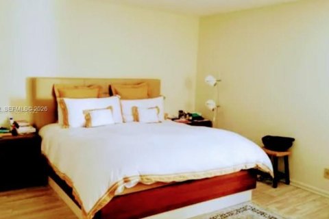 Снять в аренду кондоминиум в Халландейл-Бич, Флорида 3 спальни, 172.43м2, № 2043438 - фото 11