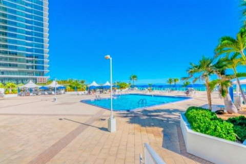 Снять в аренду кондоминиум в Халландейл-Бич, Флорида 3 спальни, 172.43м2, № 2043438 - фото 23