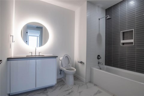 Condo in Saint Petersburg, Florida, 2 bedrooms  № 1632015 - photo 13