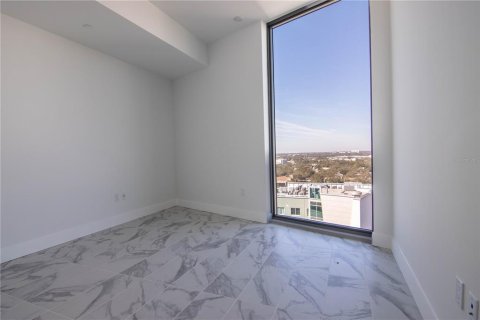 Condo in Saint Petersburg, Florida, 2 bedrooms  № 1632015 - photo 11