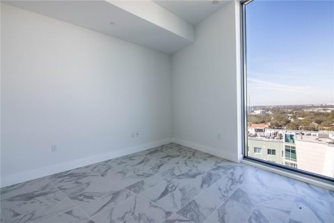 Condo in Saint Petersburg, Florida, 2 bedrooms  № 1632015 - photo 10
